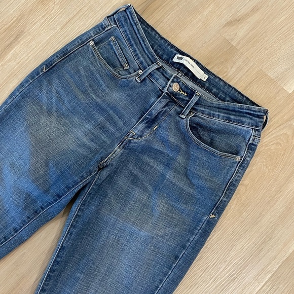 Mid-rise Skinny LEVI JEANS. Size 4 - Picture 8 of 8